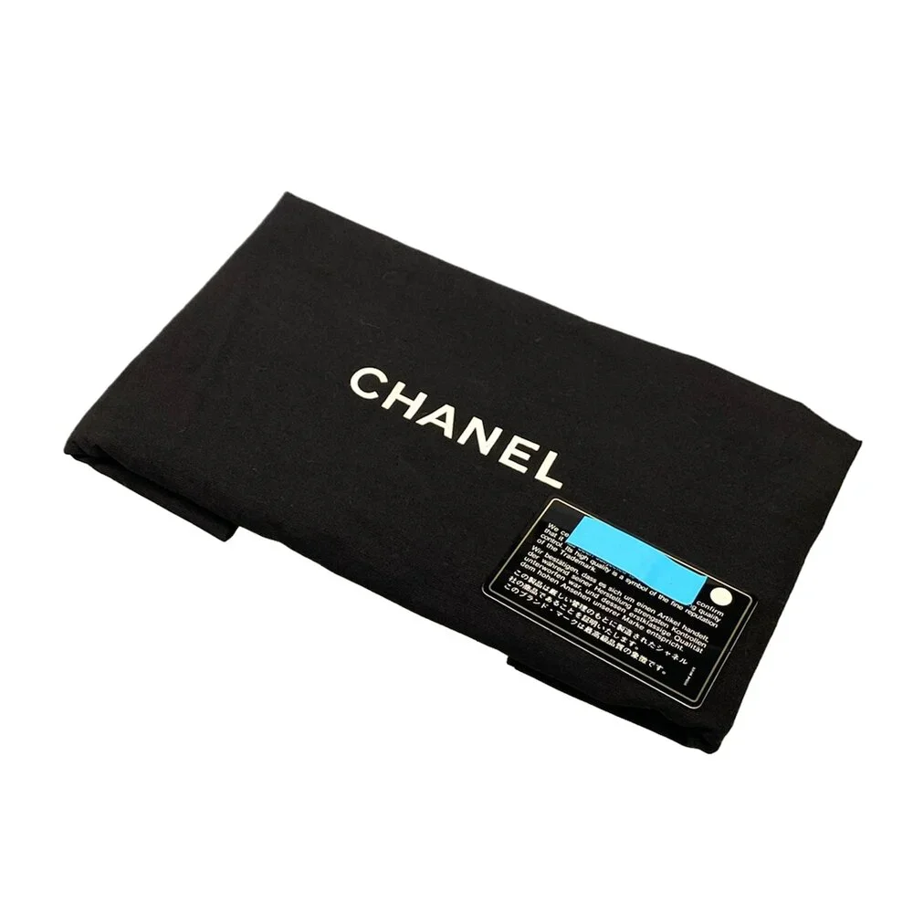 CHANEL caviar medallion